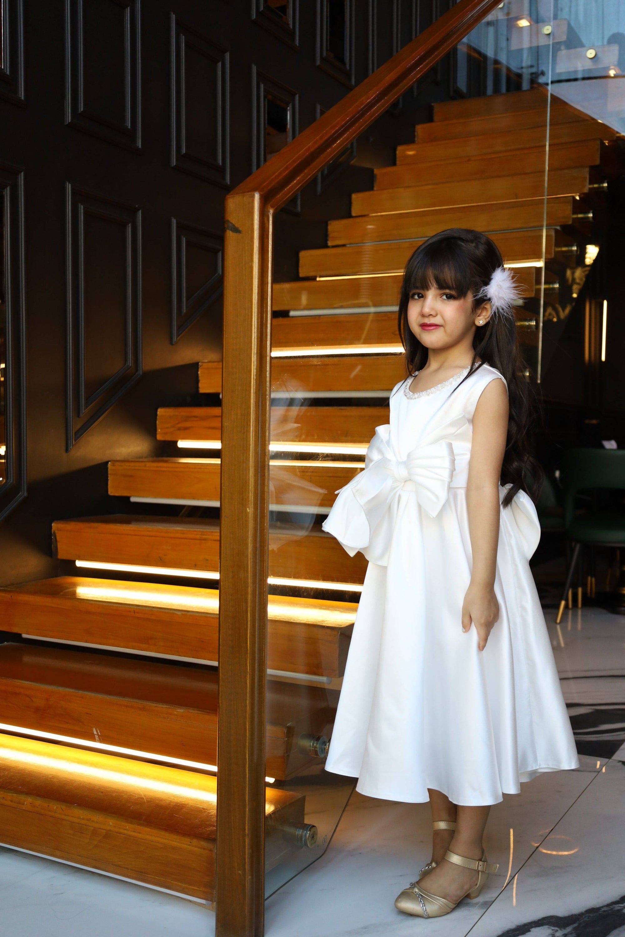Little Girl Dress in White with Fyonka and Pearl | فستان اطفال راقي للحفلات