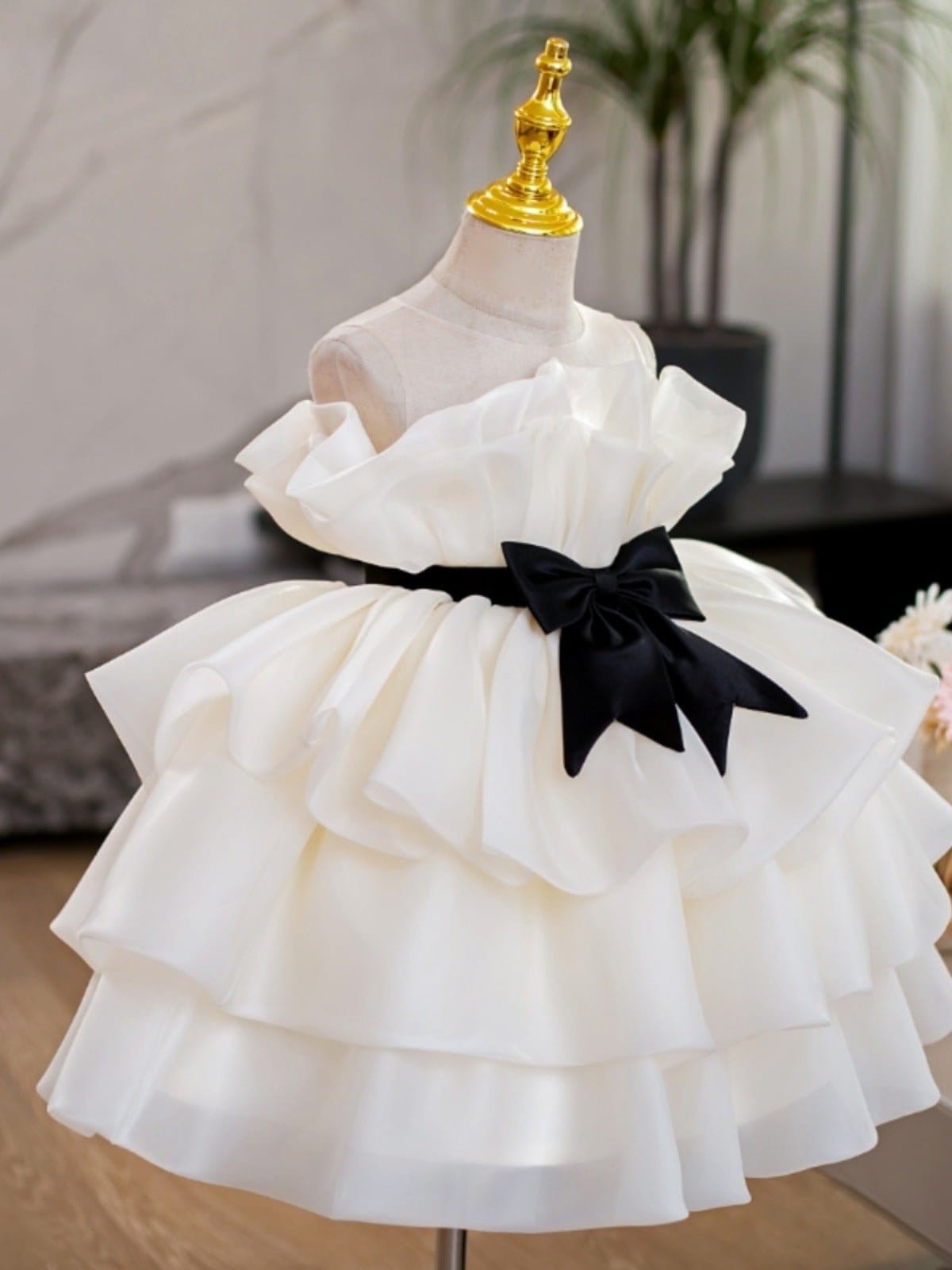 luxurious white dress Luxury White dress Champagne / 80cm (12M)